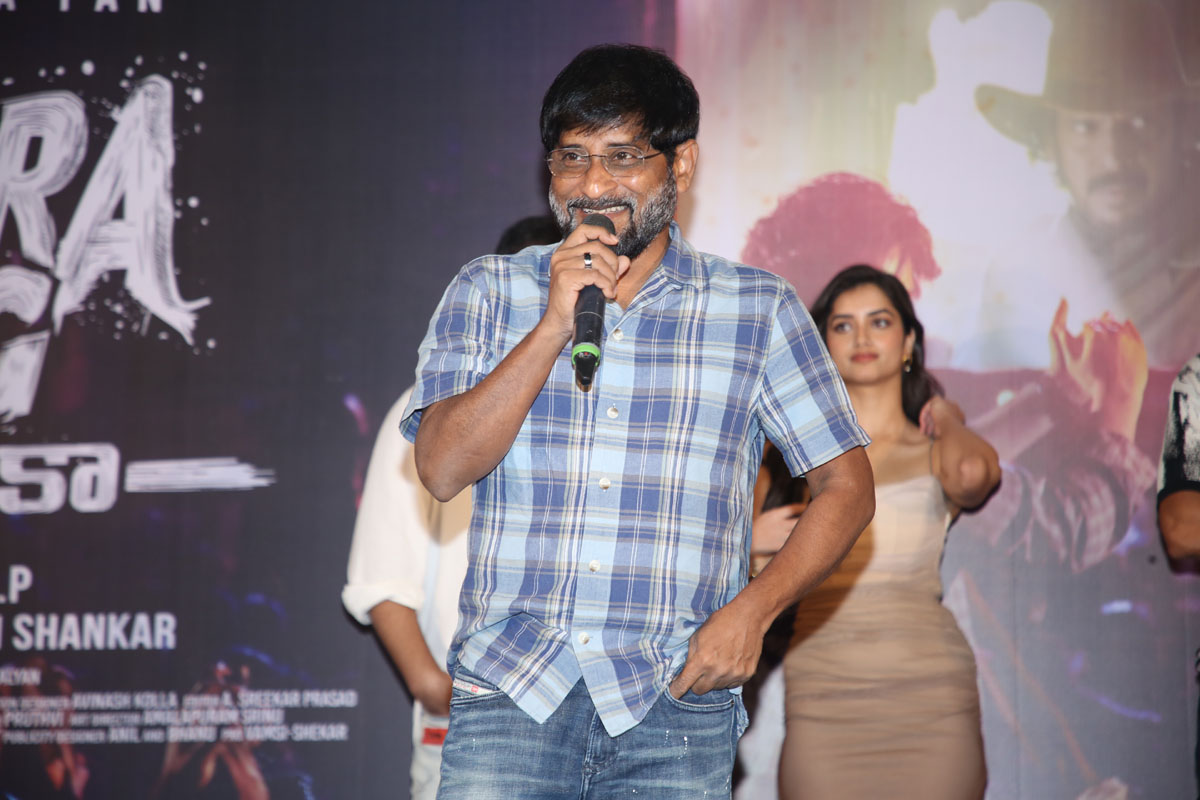 Ravi Shankar giving speech