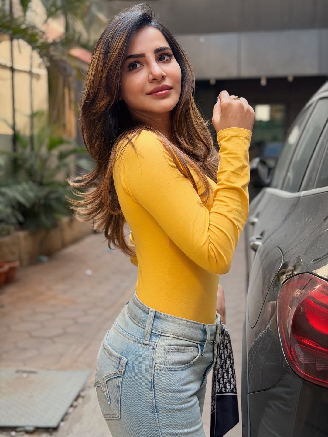 Ashu Reddy shines in vibrant yellow trendy outfit