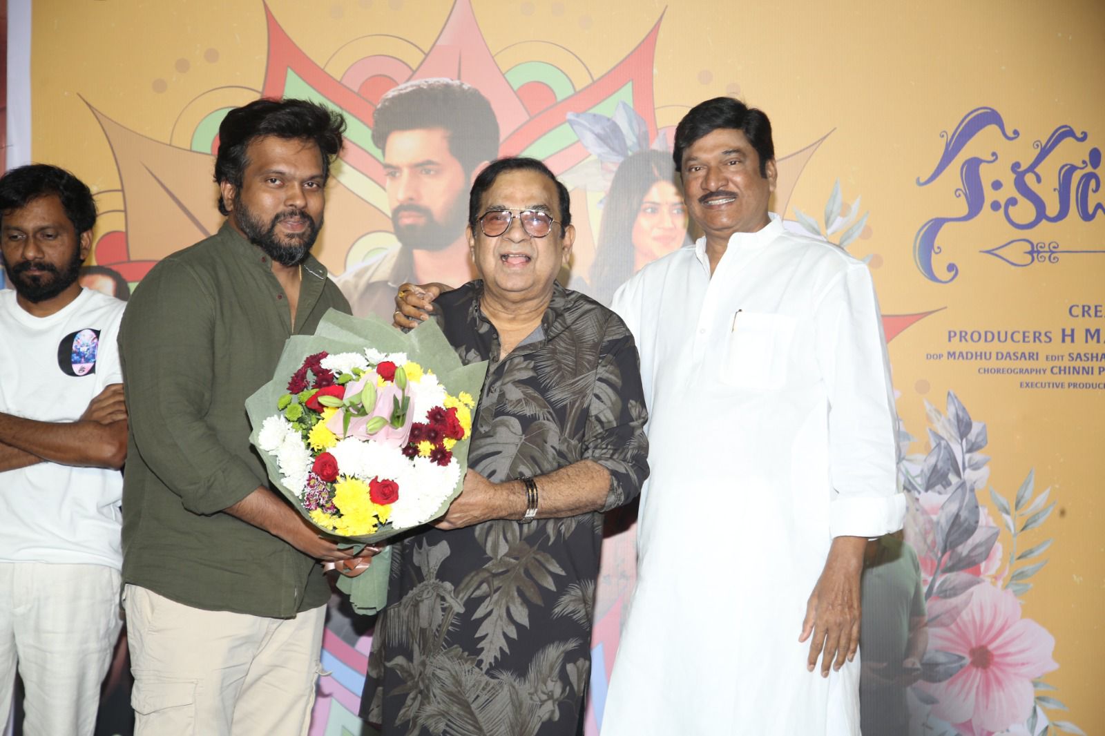 Rajendra Prasad and Brahmanandam seated together