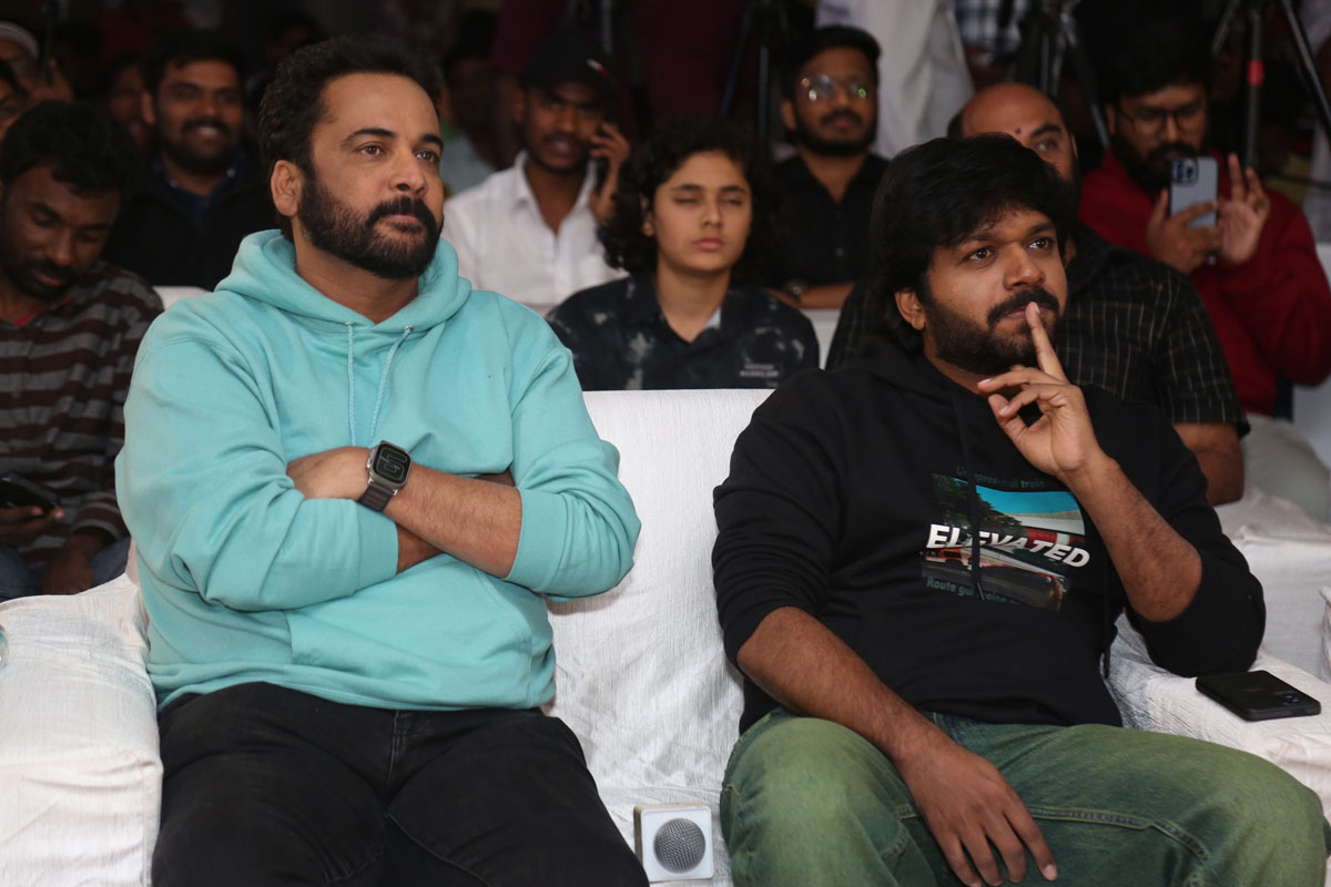 Actor Shivaji with director Anil Ravipudi seated together