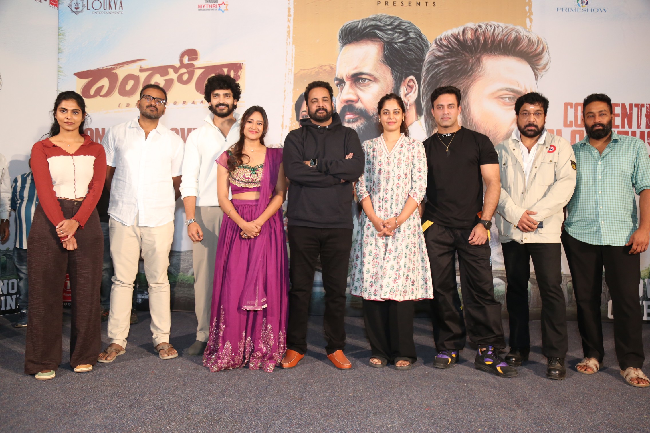 Dhandoraa team full cast group photo