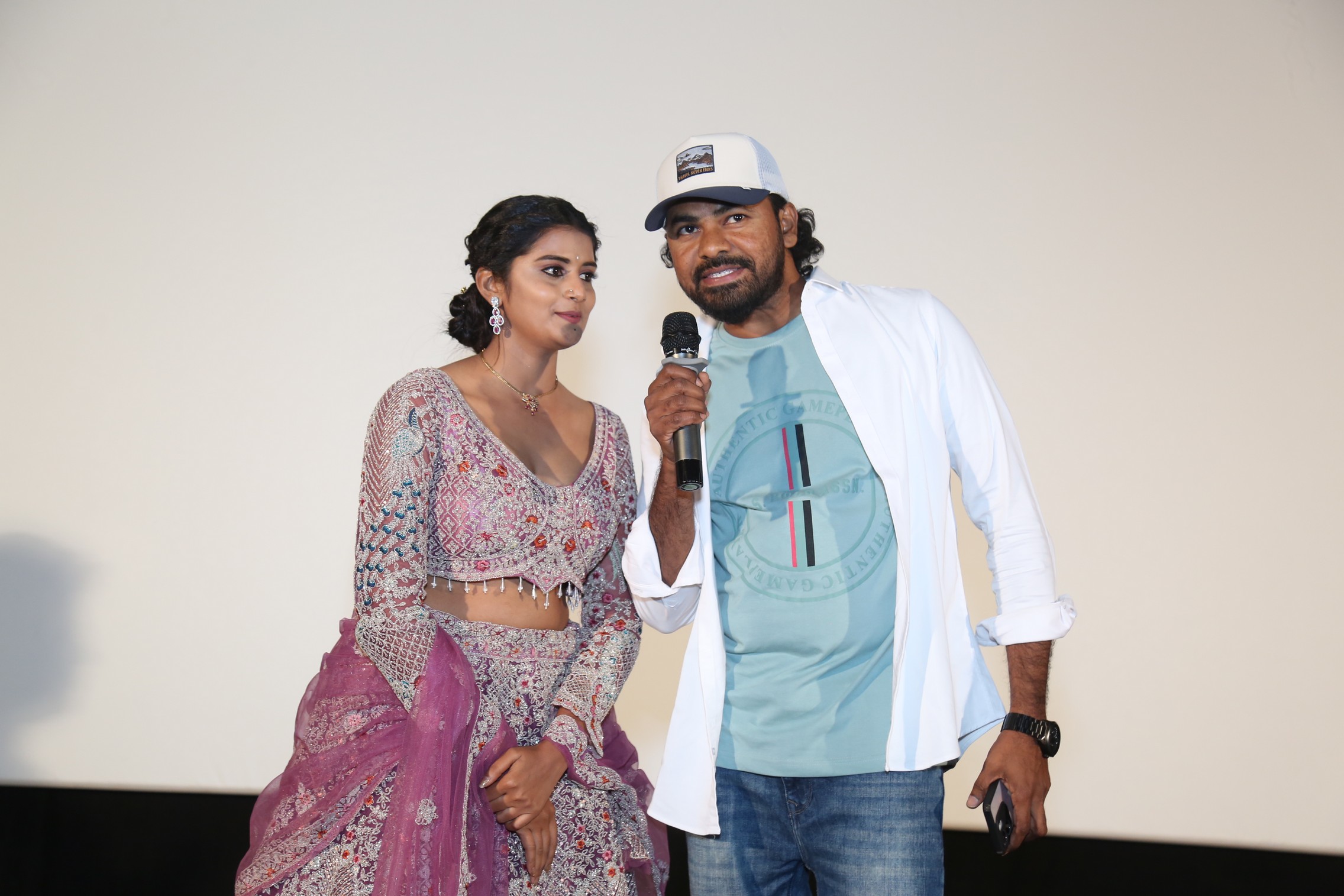 Diamond Dacoit lead pair media interaction