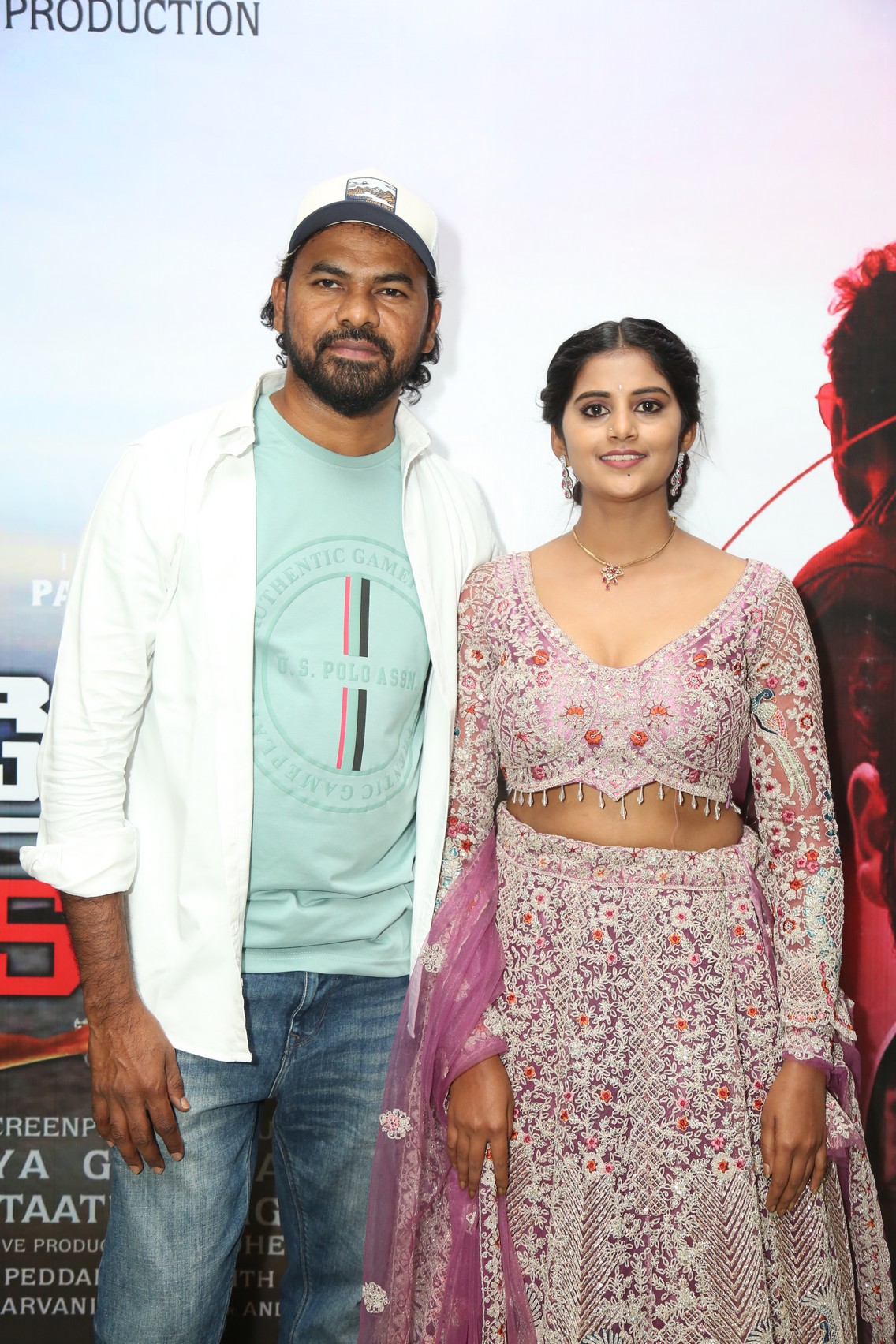 Diamond Dacoit lead actor actress pose