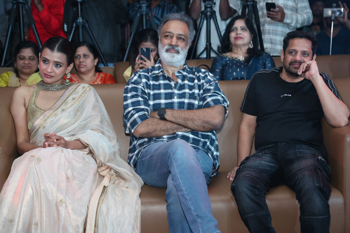 Hebah Patel with K L Damodar Prasad and Bunny Vasu