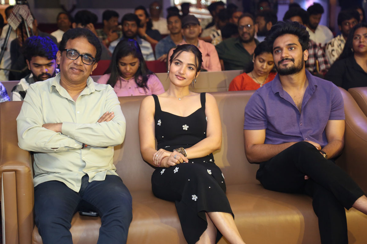 Bekkam Venugopal Siri Harshith Redd seated together