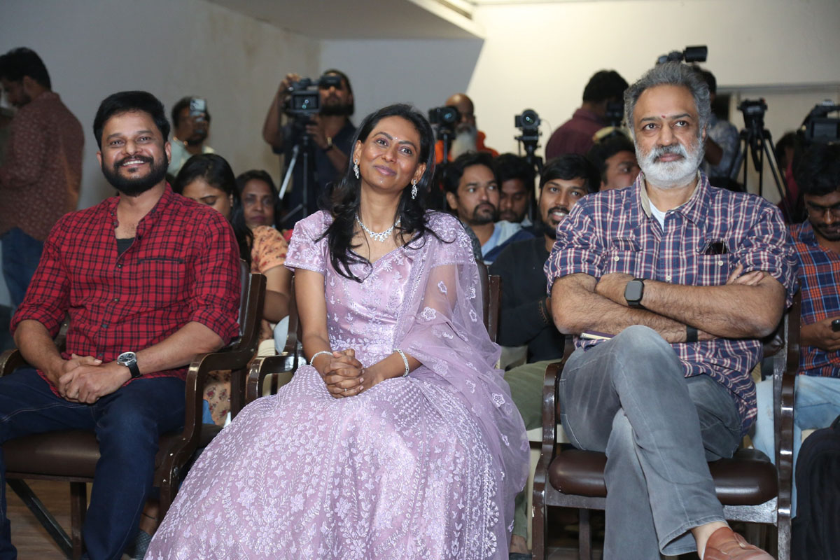 Usha Shree Murali seated with K L Damodar Prasad