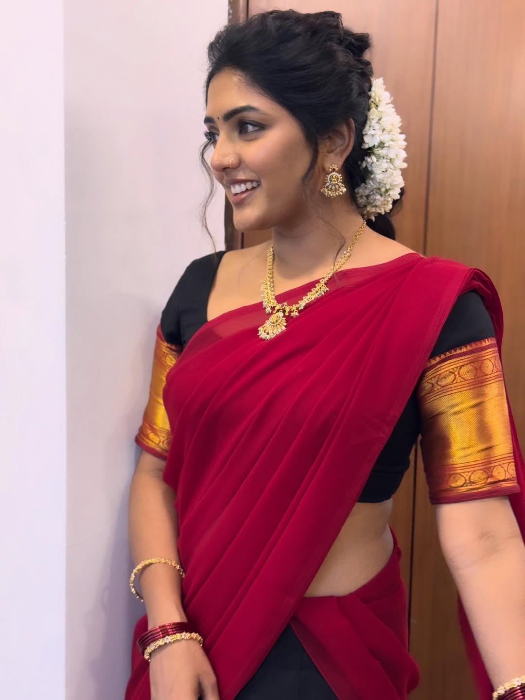Eesha Rebba Photos