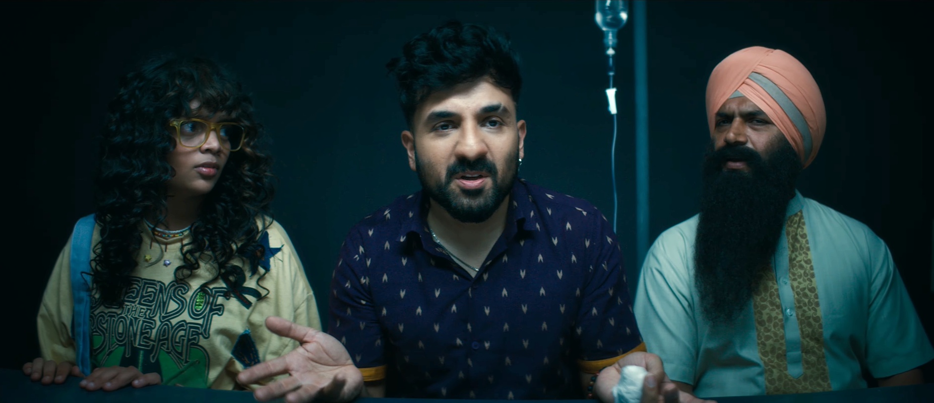 Vir Das with cast in Happy Patel Khatarnak Jasoos
