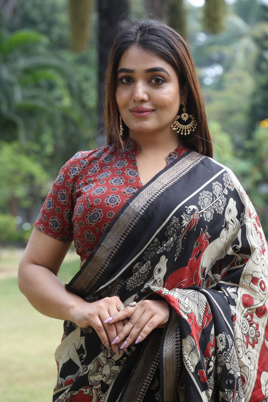 Heena Soni redefining tradition with her graceful smile