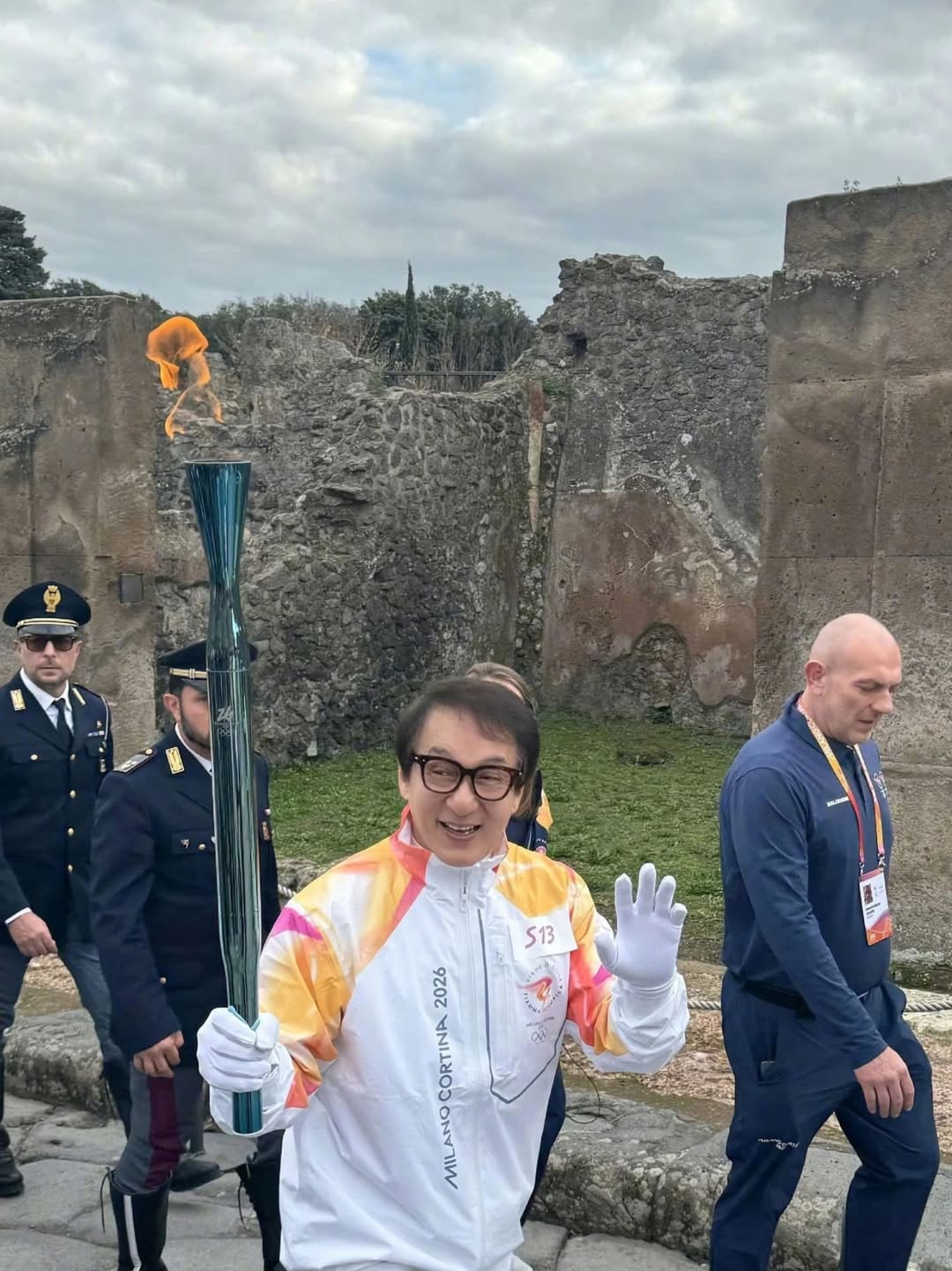 Jackie Chan Olympic Torch Photos
