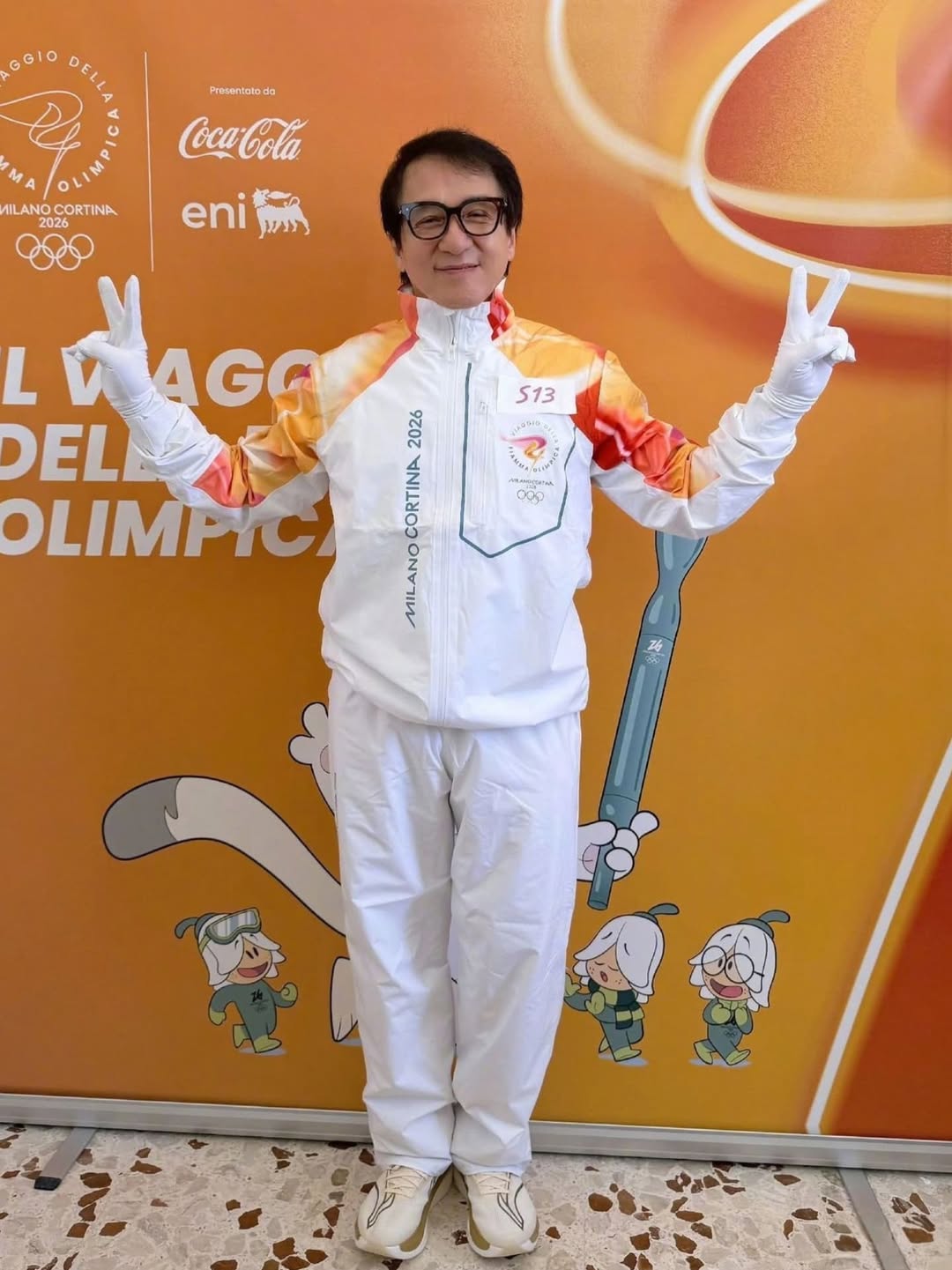 Jackie Chan Olympic Torch Photos