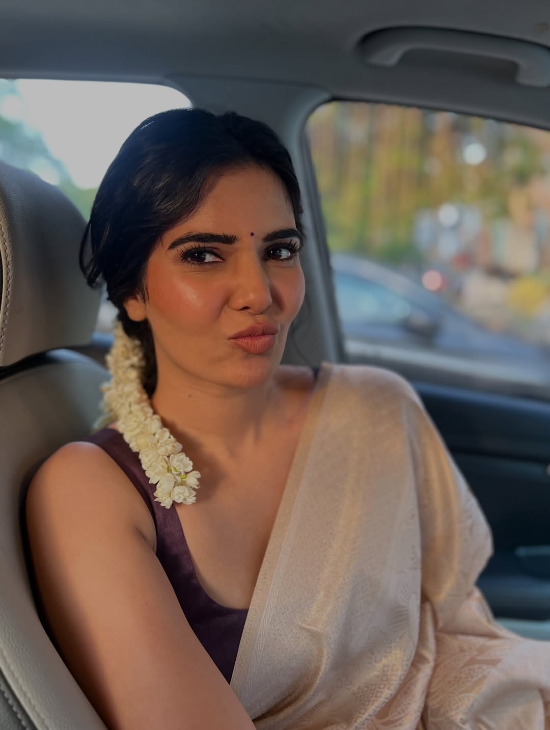 Madhuri Jain flaunts classic saree with playful sophistication