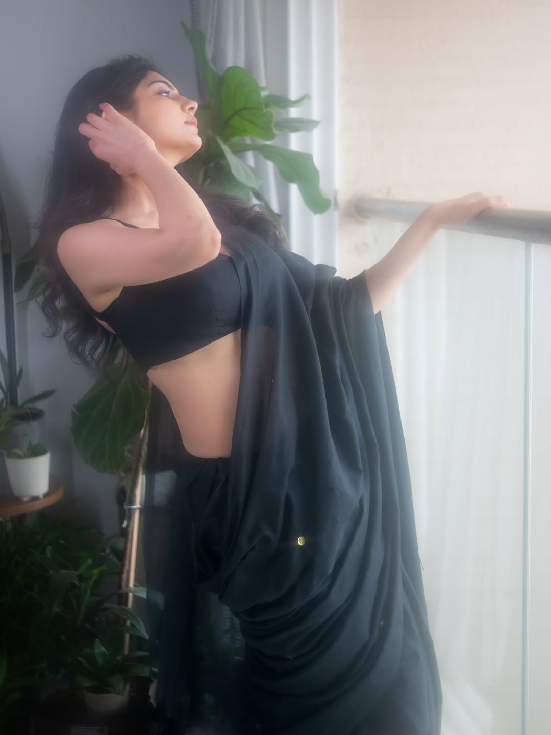 A Look That Celebrates Modern Femininity