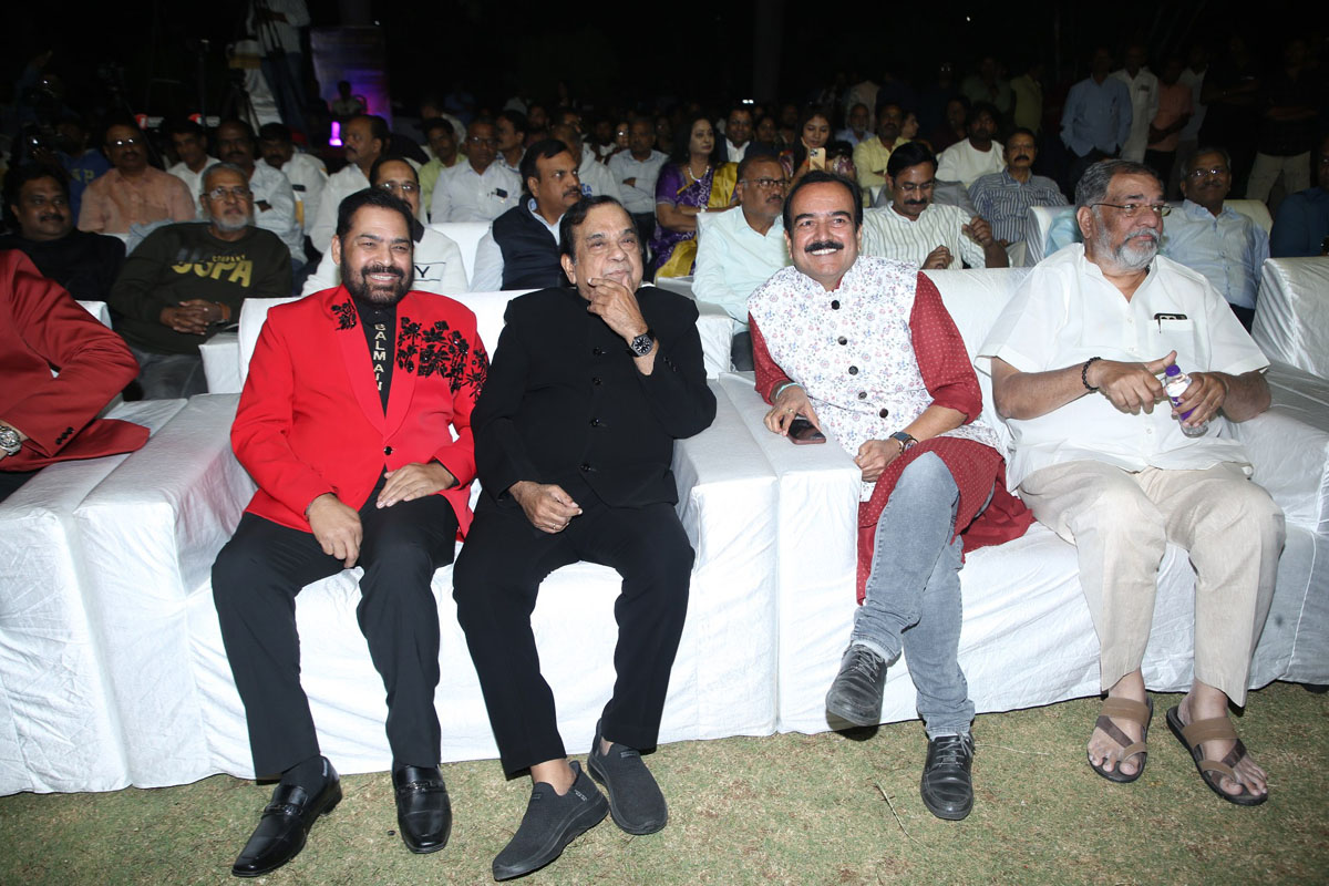 Jay Vallamdas Brahmanandam Mahi Komatireddy seated