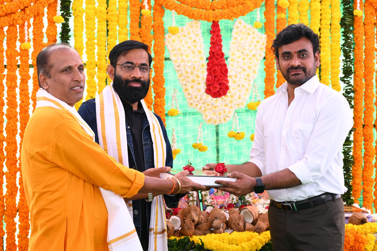 Maa Vande movie pooja ceremony