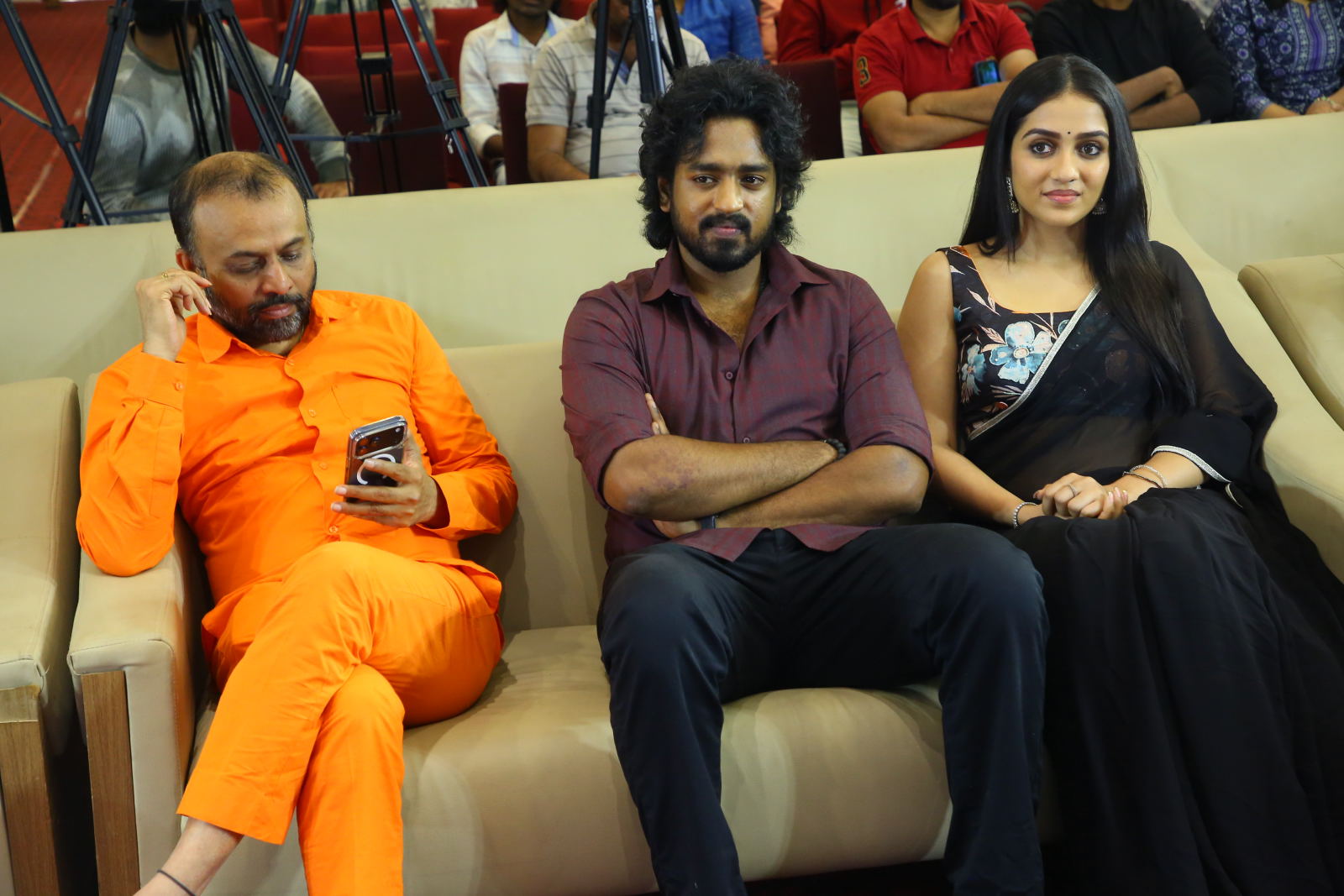 TG Vishwa Prasad Roshan Kanakala Sakkshi Mhadolkar seated