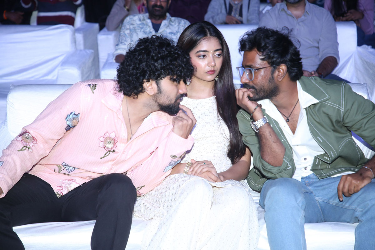 Vamsi Pujit interacting with Praneeth Prattipati