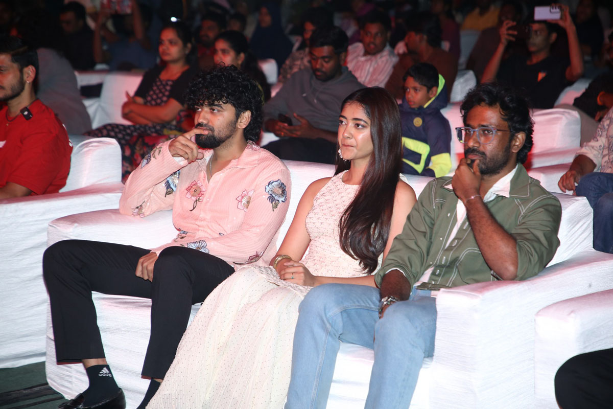 Vamsi Pujit Preethi Pagadala Praneeth Prattipati seated