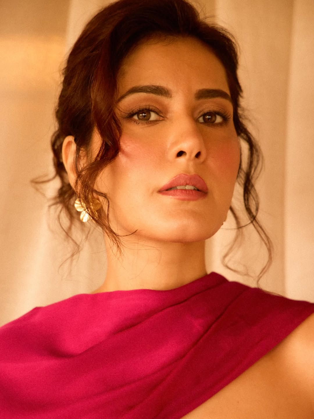 Raashii Khanna glowing in regal chic elegance