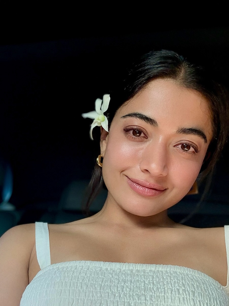 Rashmika Mandanna natural beauty with soft floral flair