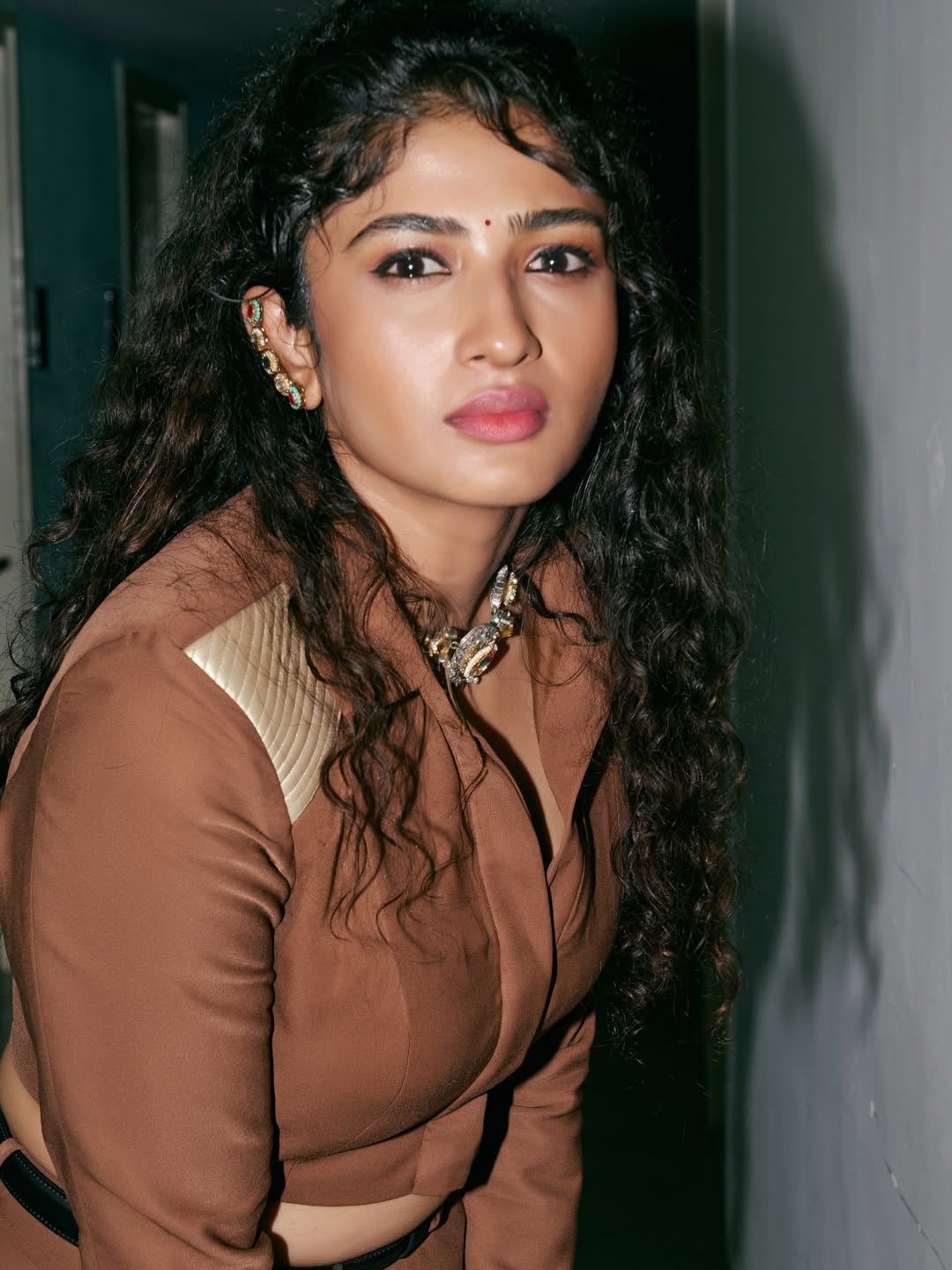 Roshni Prakash turning heads in stylish power suit