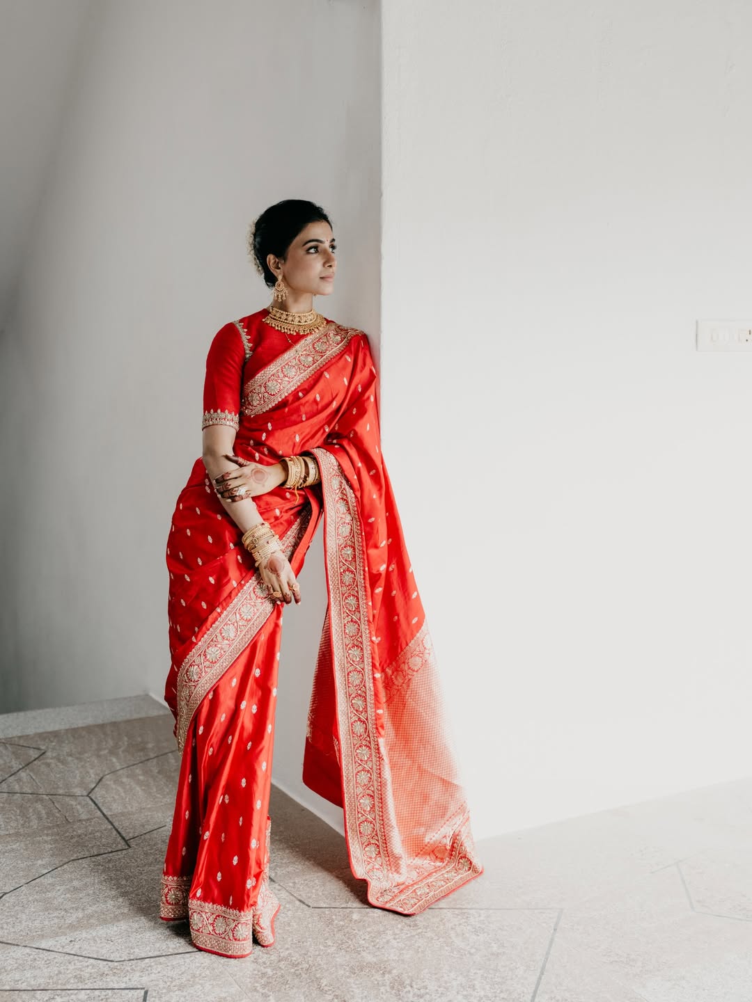 Samantha Ruth Prabhu Stuns in Traditional Red Banarasi Wedding Saree ...