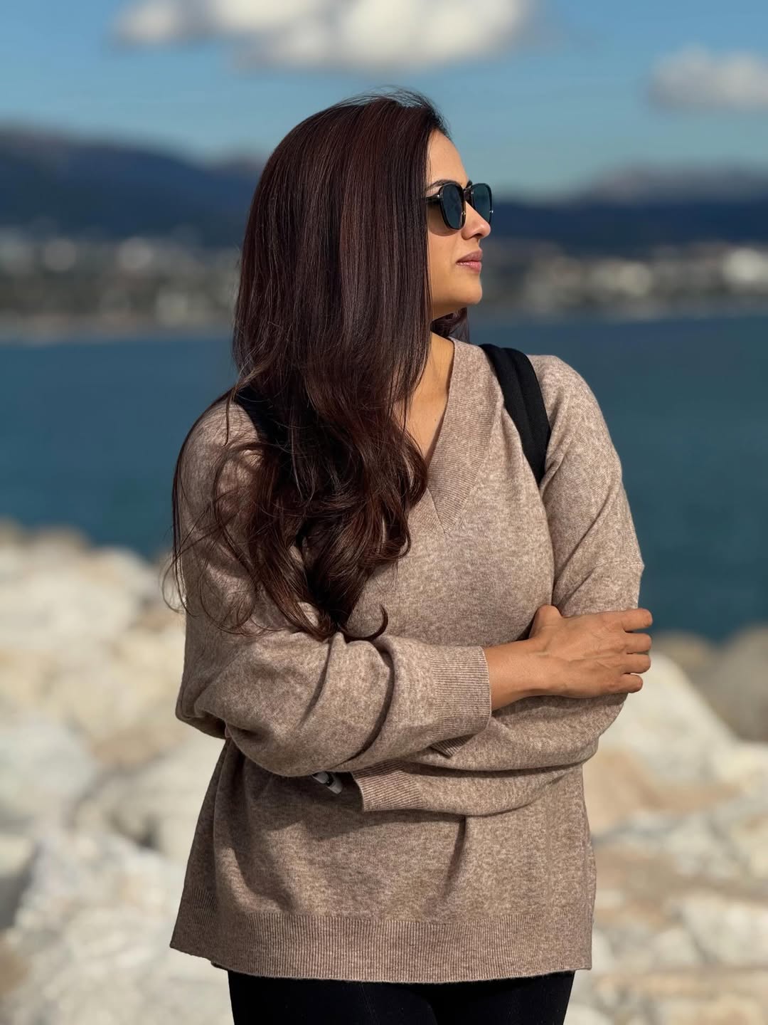 Shweta Tiwari flaunts timeless style by the water