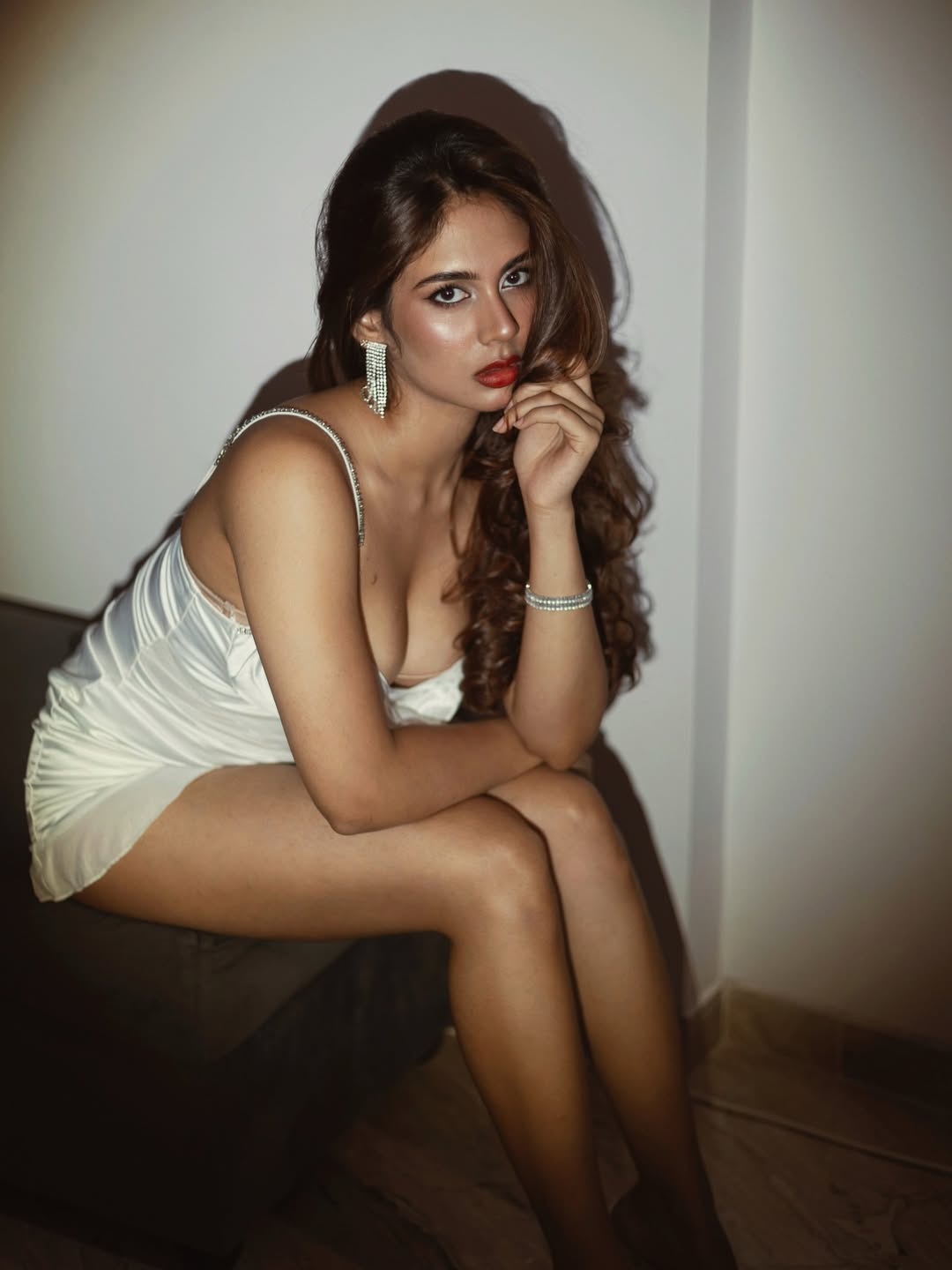 Srushti Bannatti radiates glam with effortless confidence