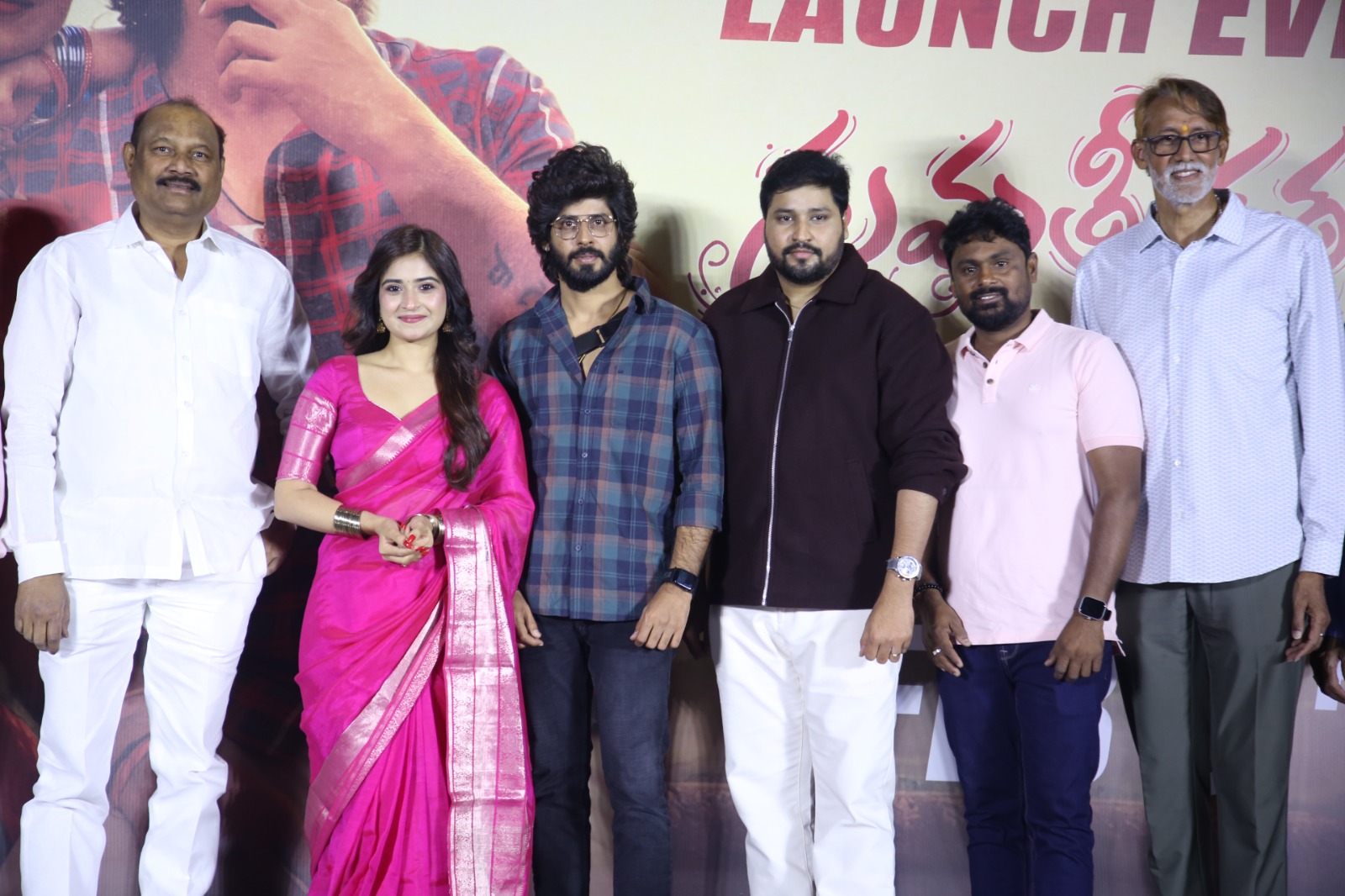 Bellamkonda Suresh with Sumathi Sathakam team posing