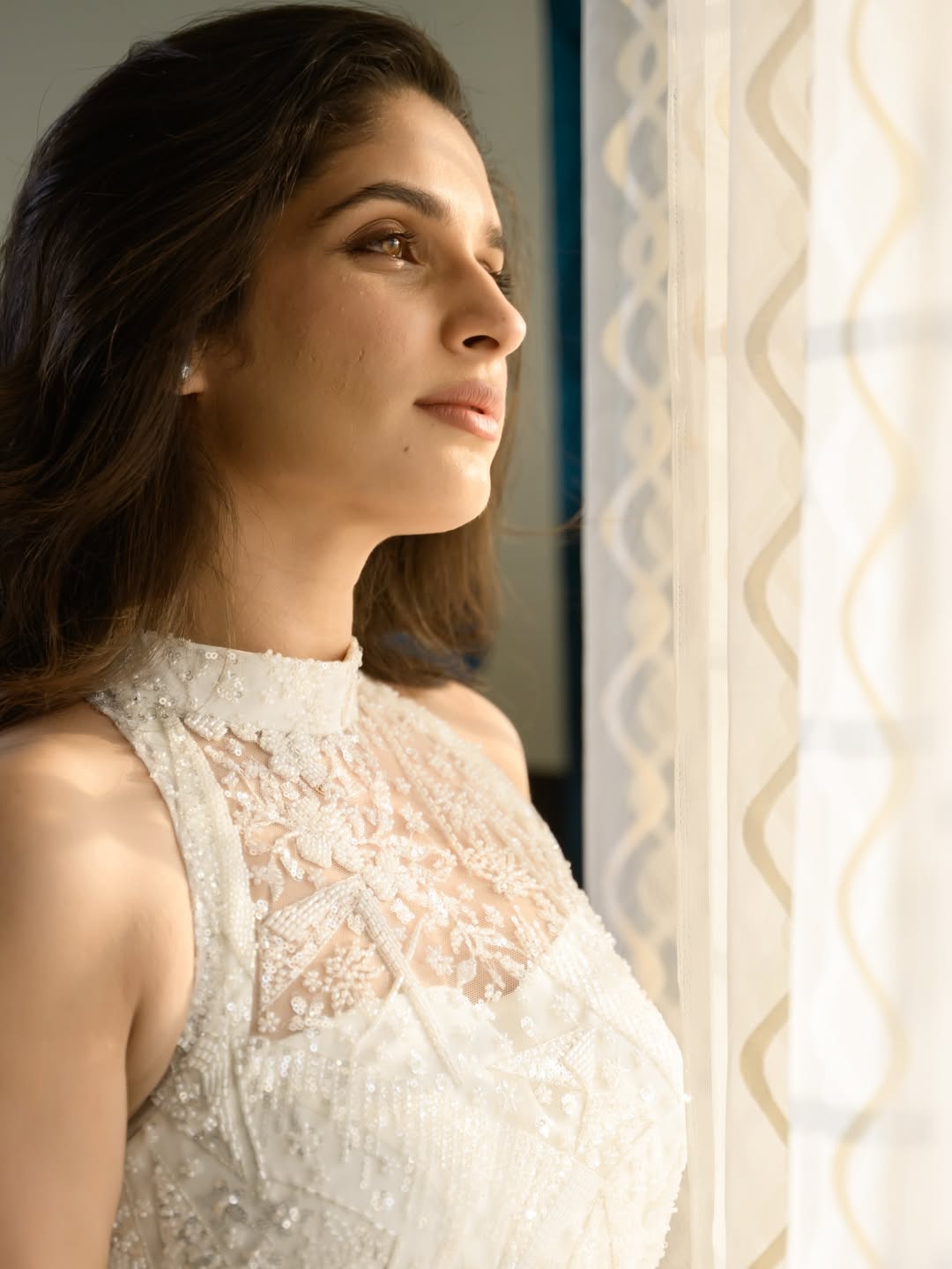 Tejaswini Sharma stunning look with spotlight-stealing elegance