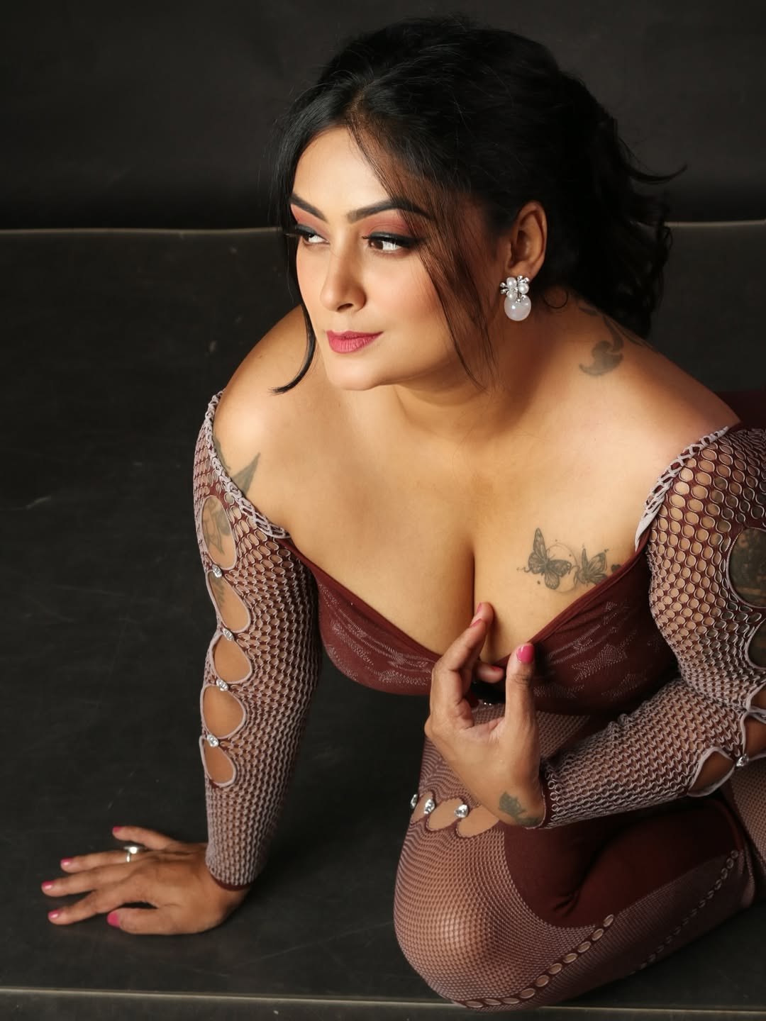 Blending Glamour With Modern Edge