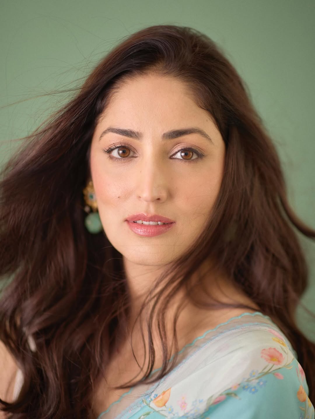 Yami Gautam effortlessly elegant in minimal chic charm