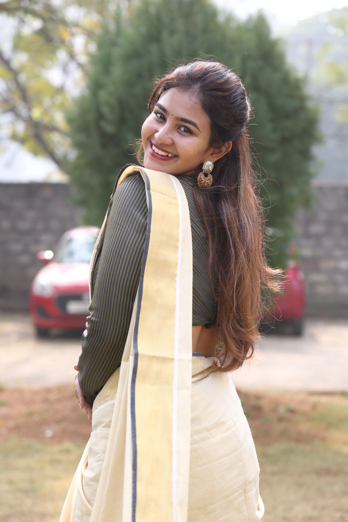 Yashna Muthuluri playful charm in traditional attire