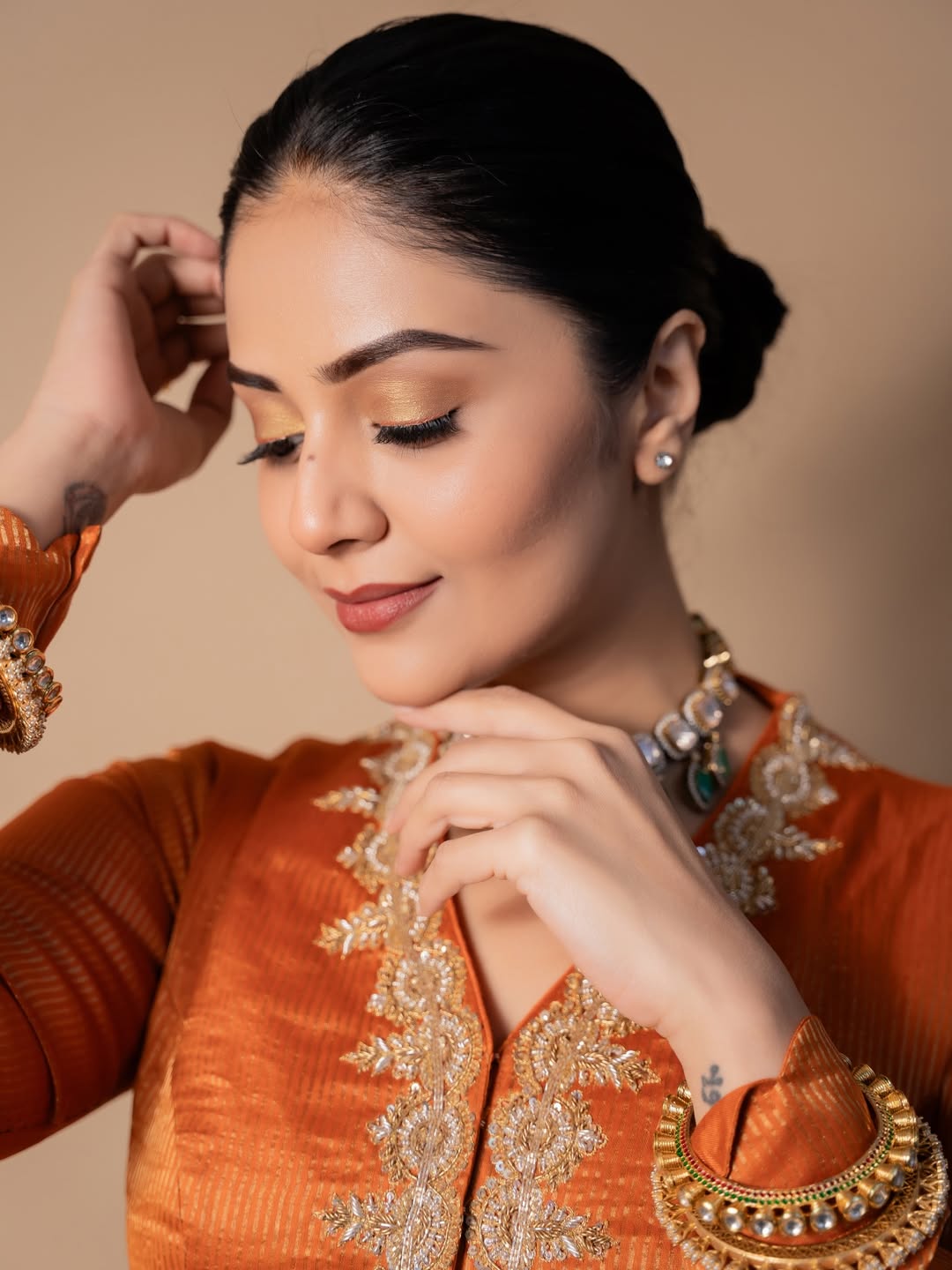 Sreemukhi slays elegance with stylish confident charm