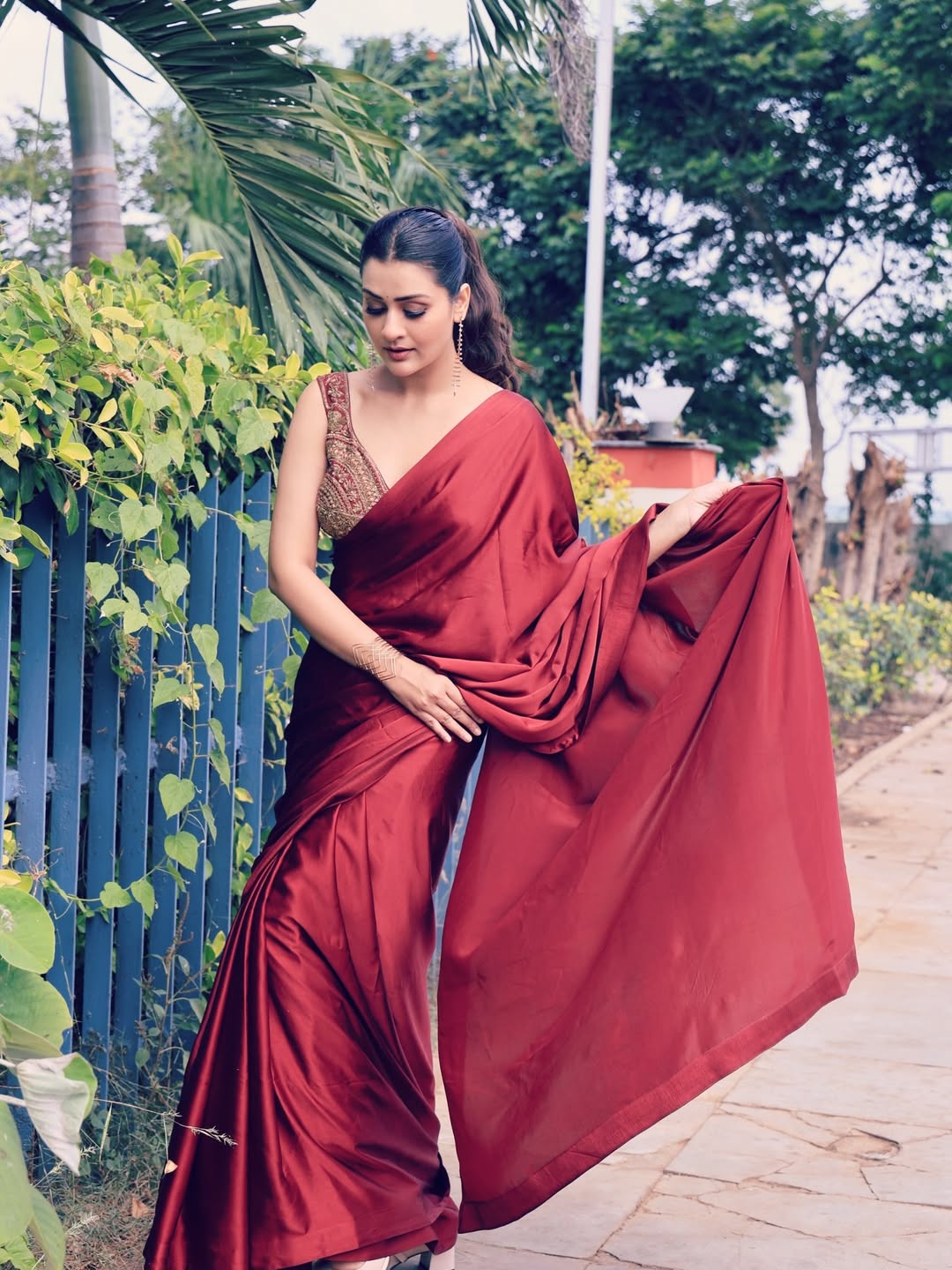 Payal Rajput blends tradition and modern saree
