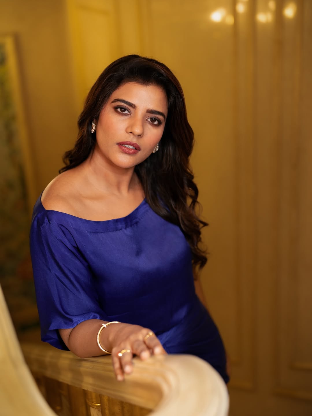 Aishwarya Rajesh elegant blue dress confident smile