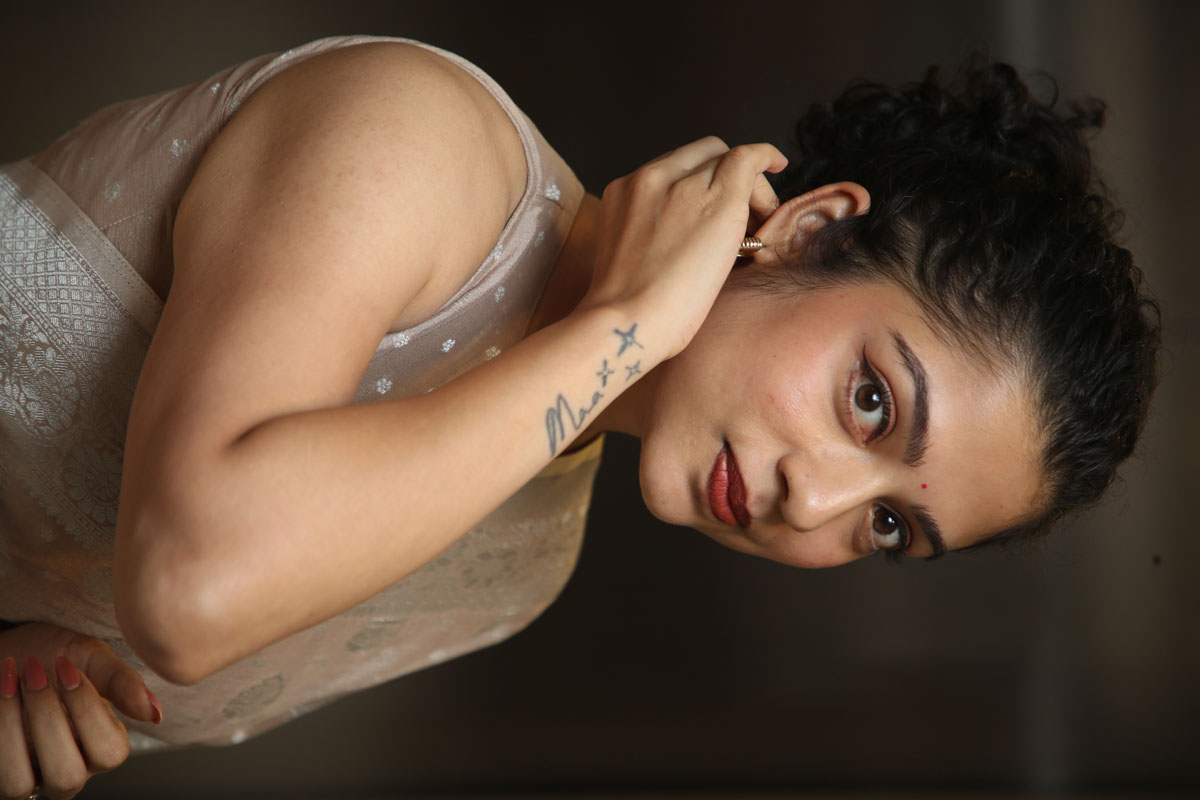 Varsha Bollamma showcasing grace and sophistication in saree