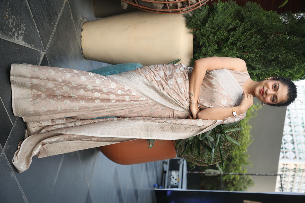 Varsha Bollamma turning heads in effortlessly elegant saree