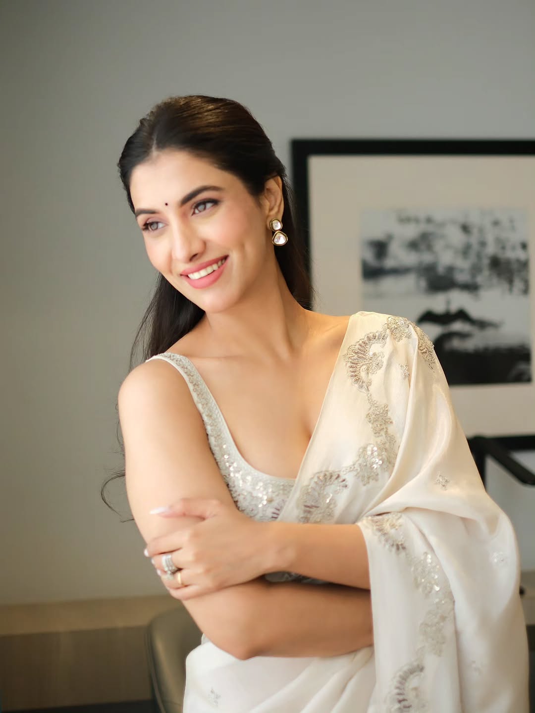 Rukmini Maitra radiates effortless elegance in saree