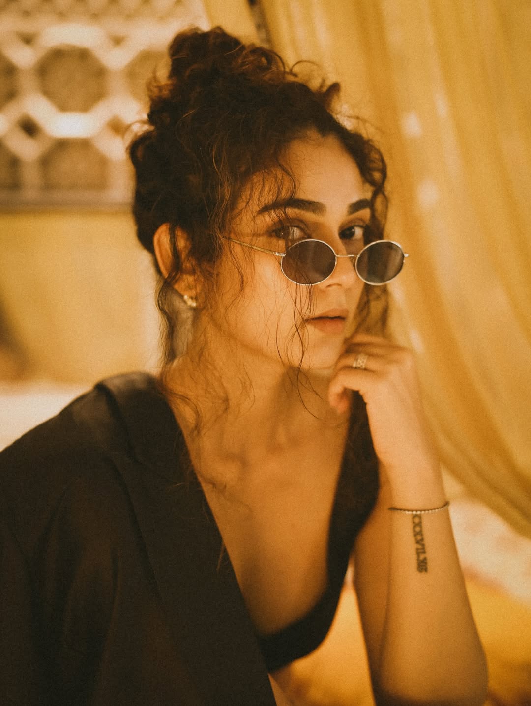 Aakanksha Singh slaying chic black look with shades