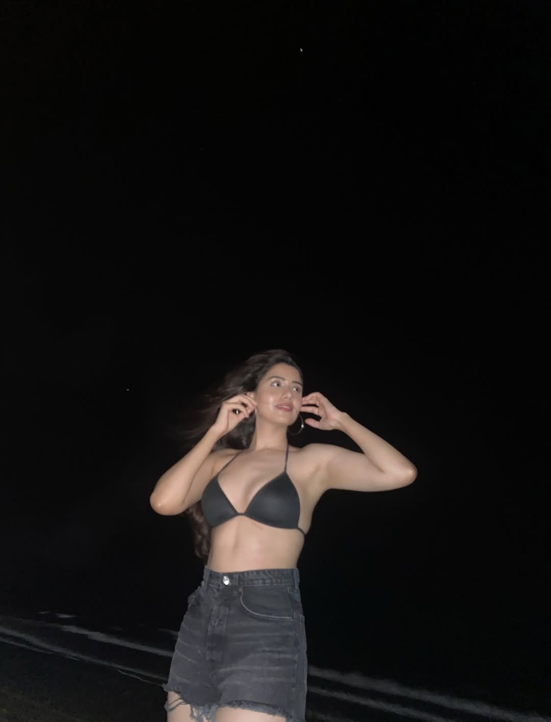 Aarti Chikara stuns in black bikini and denim