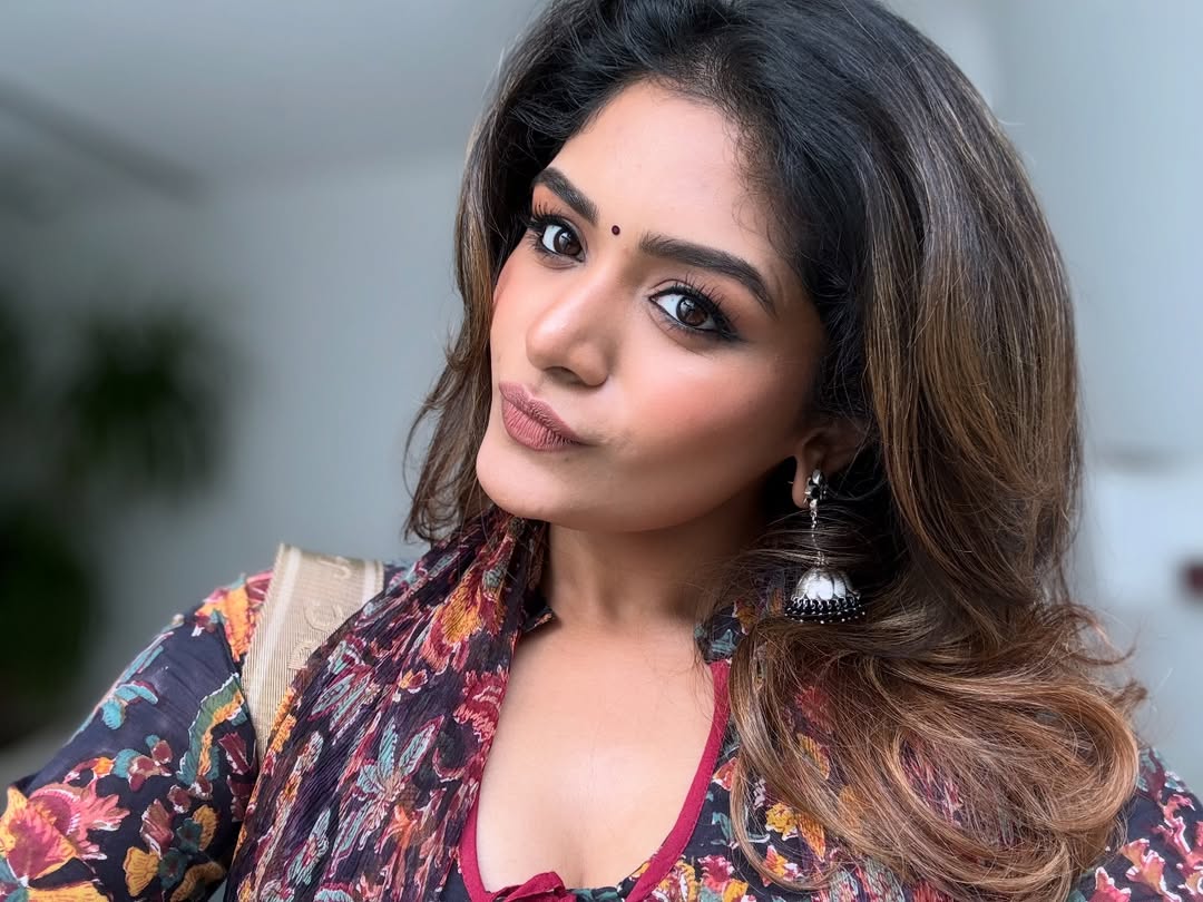 Actress Aditi Shankar Shares Her Recent Beautiful Photos Goes Trending