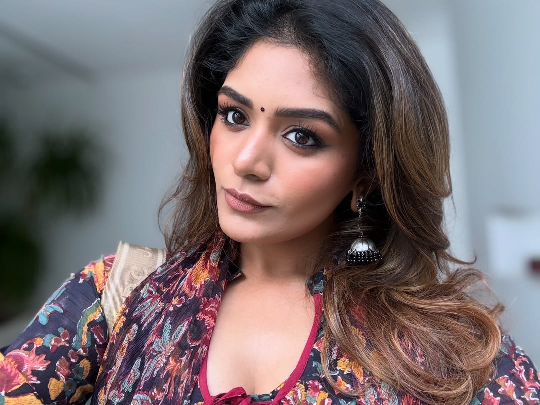 Actress Aditi Shankar Shares Her Recent Beautiful Photos Goes Trending