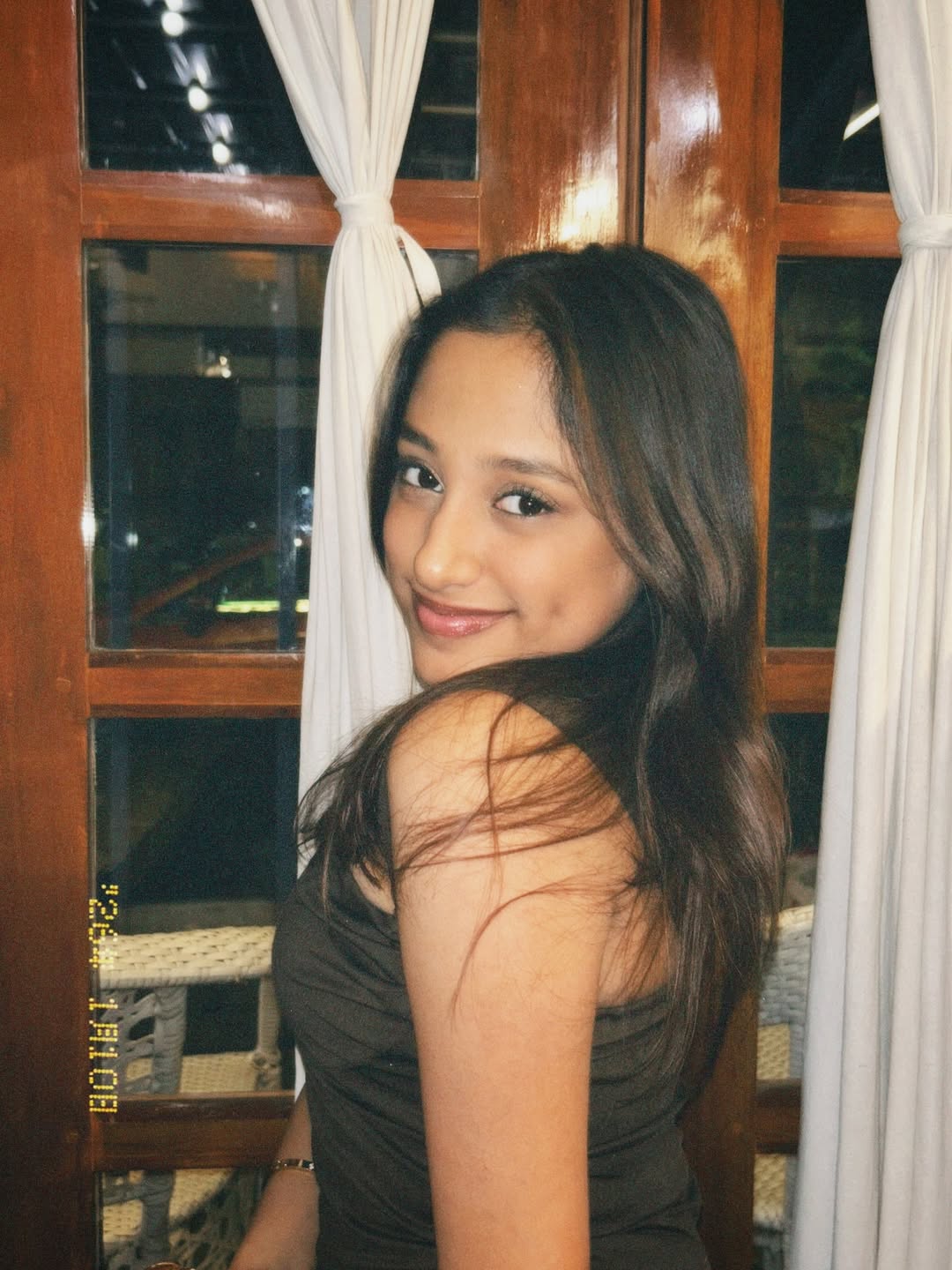 Actress Devayani Daughter Iniyaa Rajakumaran Shares Her Recent Side Pose Photos Attracts Youngsters