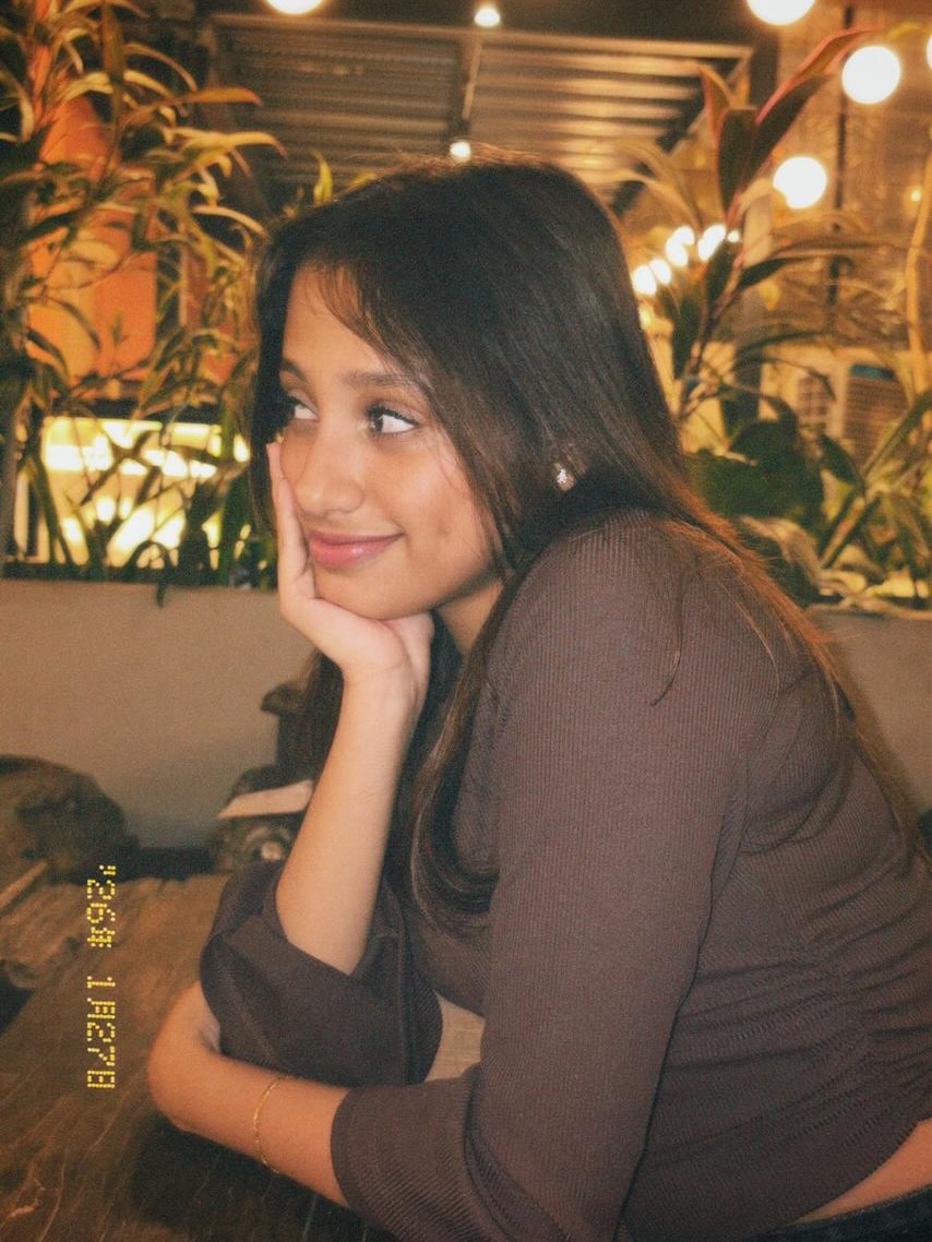 Actress Devayani Daughter Iniyaa Rajakumaran Shares Her Recent Side Pose Photos Attracts Youngsters