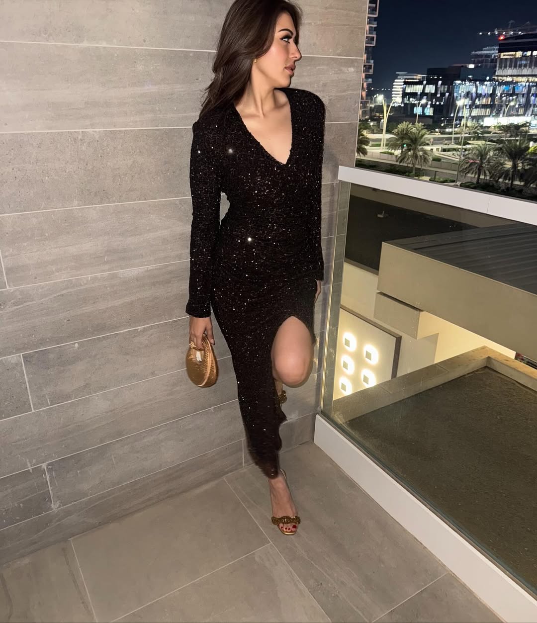 Instagram/ihansika