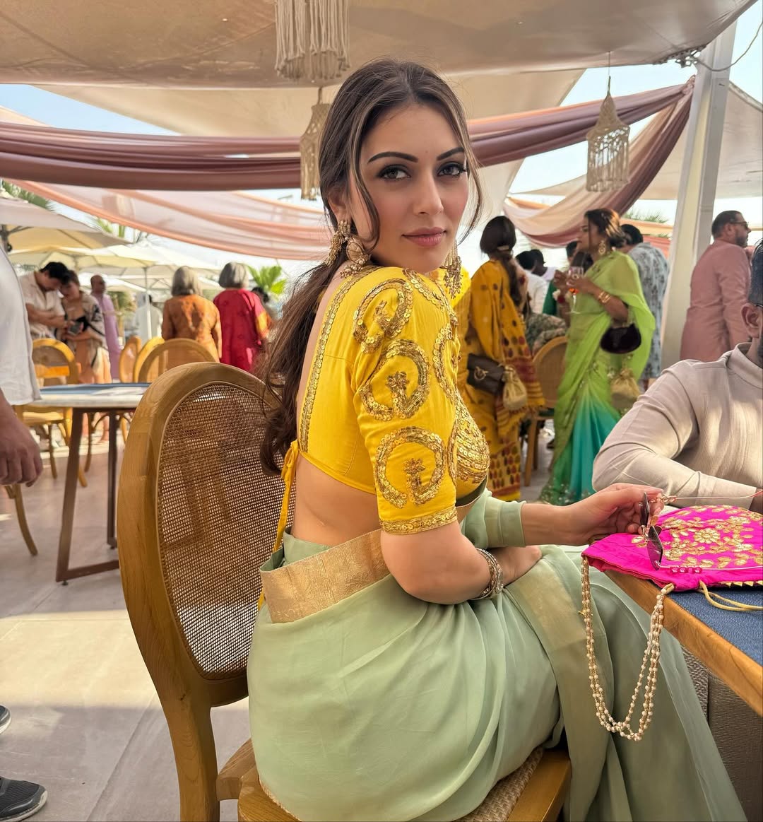 Instagram/ihansika