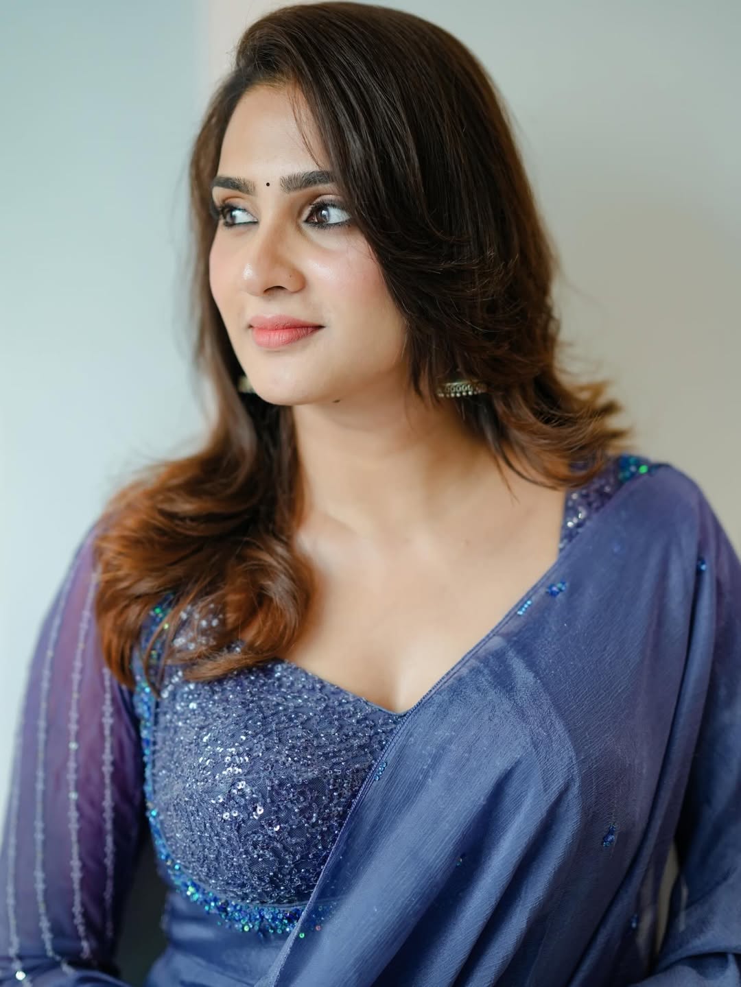 Aditi Ravi radiates elegance in stylish blue ensemble