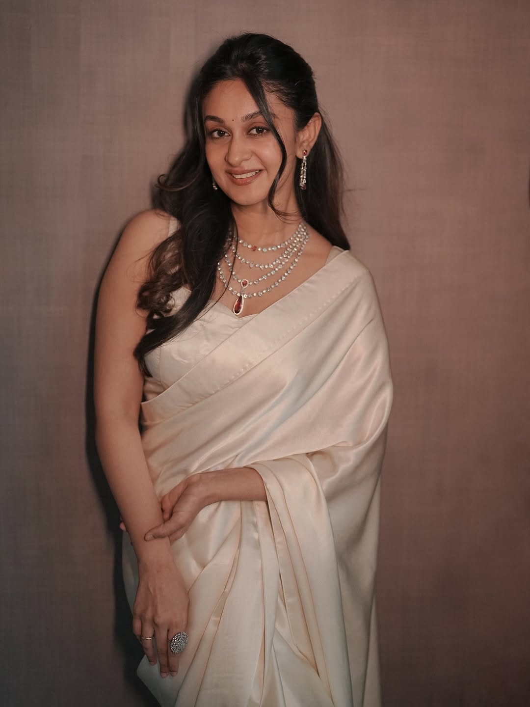 Aishwarya Arjun stuns in saree with confident attitude