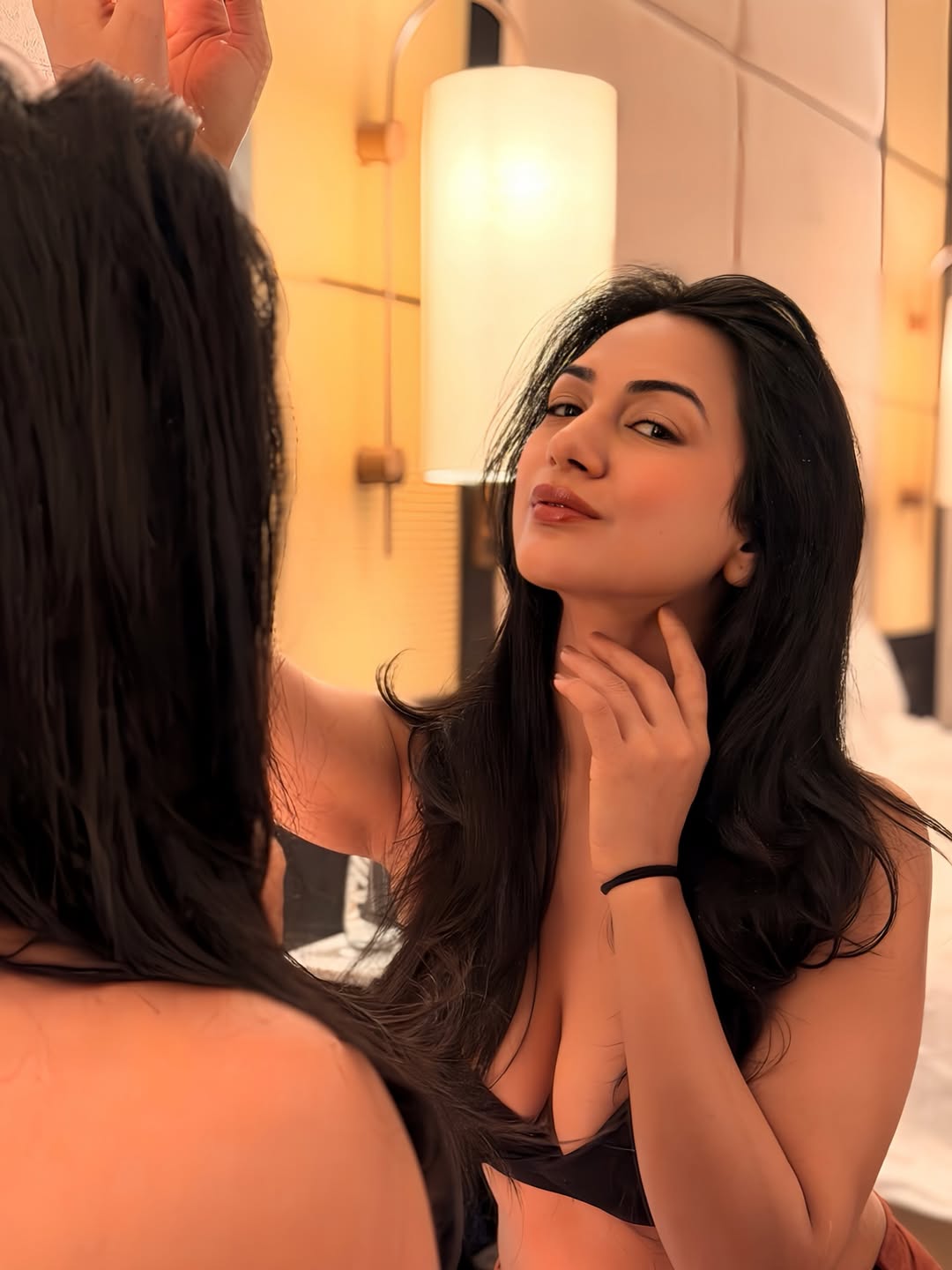 A Confident Muse of Today